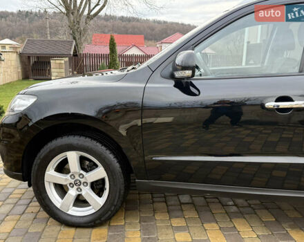 Черный Хендай Санта Фе, объемом двигателя 2.2 л и пробегом 209 тыс. км за 11250 $, фото 4 на Automoto.ua
