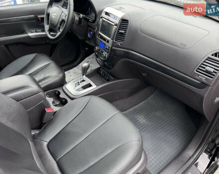 Хендай Санта Фе 2011 в Нововолынск на Automoto.ua Черный Хендай Санта Фе, объемом двигателя 1.97 л и пробегом 214 тыс. км за 13490 $, фото 29 на Automoto.ua