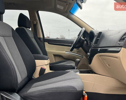 Черный Хендай Санта Фе, объемом двигателя 2.2 л и пробегом 242 тыс. км за 12900 $, фото 21 на Automoto.ua