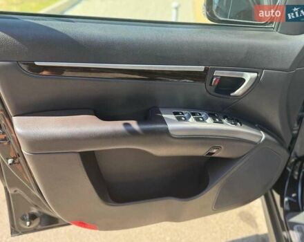 Хендай Санта Фе 2011 в Черкассах на Automoto.ua Черный Хендай Санта Фе, объемом двигателя 2.36 л и пробегом 250 тыс. км за 11500 $, фото 10 на Automoto.ua