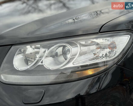 Черный Хендай Санта Фе, объемом двигателя 2.2 л и пробегом 218 тыс. км за 13900 $, фото 7 на Automoto.ua