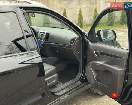 Черный Хендай Санта Фе, объемом двигателя 2.2 л и пробегом 219 тыс. км за 13950 $, фото 33 на Automoto.ua