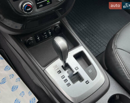 Хендай Санта Фе 2011 в Нововолынск на Automoto.ua Черный Хендай Санта Фе, объемом двигателя 1.97 л и пробегом 214 тыс. км за 13490 $, фото 23 на Automoto.ua