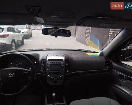 Черный Хендай Санта Фе, объемом двигателя 2.36 л и пробегом 264 тыс. км за 10200 $, фото 7 на Automoto.ua