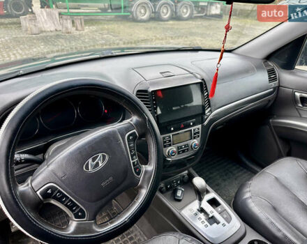 Черный Хендай Санта Фе, объемом двигателя 2.2 л и пробегом 310 тыс. км за 12900 $, фото 10 на Automoto.ua