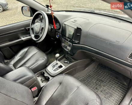 Черный Хендай Санта Фе, объемом двигателя 2.2 л и пробегом 310 тыс. км за 12900 $, фото 8 на Automoto.ua