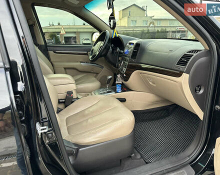 Черный Хендай Санта Фе, объемом двигателя 2.2 л и пробегом 320 тыс. км за 14500 $, фото 27 на Automoto.ua