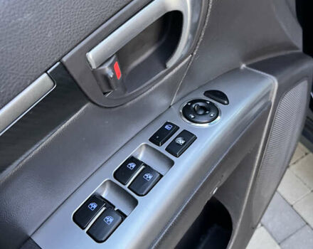 Черный Хендай Санта Фе, объемом двигателя 2.2 л и пробегом 163 тыс. км за 15800 $, фото 26 на Automoto.ua