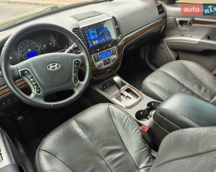 Чорний Хендай Санта Фе, об'ємом двигуна 2.4 л та пробігом 221 тис. км за 12700 $, фото 12 на Automoto.ua