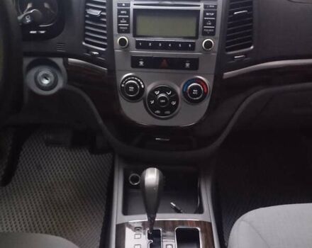 Черный Хендай Санта Фе, объемом двигателя 2.36 л и пробегом 264 тыс. км за 10200 $, фото 13 на Automoto.ua