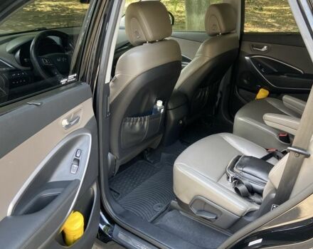 Черный Хендай Санта Фе, объемом двигателя 3.3 л и пробегом 240 тыс. км за 12800 $, фото 10 на Automoto.ua