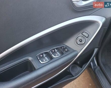 Черный Хендай Санта Фе, объемом двигателя 2.36 л и пробегом 223 тыс. км за 14800 $, фото 19 на Automoto.ua