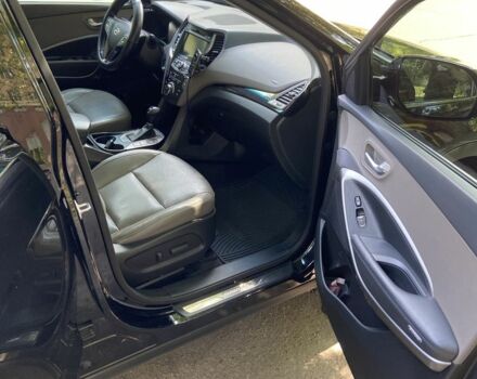 Черный Хендай Санта Фе, объемом двигателя 3.3 л и пробегом 240 тыс. км за 12800 $, фото 9 на Automoto.ua