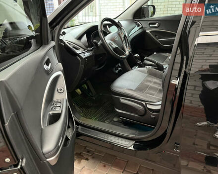 Черный Хендай Санта Фе, объемом двигателя 2.36 л и пробегом 166 тыс. км за 15000 $, фото 11 на Automoto.ua