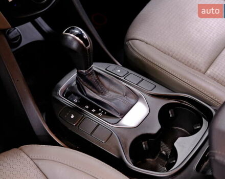 Черный Хендай Санта Фе, объемом двигателя 3.34 л и пробегом 164 тыс. км за 12900 $, фото 16 на Automoto.ua