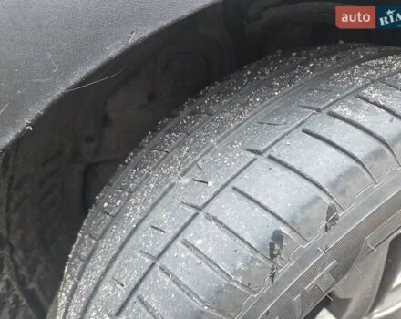 Черный Хендай Санта Фе, объемом двигателя 2.19 л и пробегом 341 тыс. км за 12500 $, фото 14 на Automoto.ua