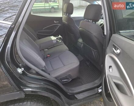 Черный Хендай Санта Фе, объемом двигателя 2.2 л и пробегом 215 тыс. км за 15500 $, фото 9 на Automoto.ua