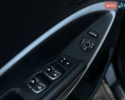 Черный Хендай Санта Фе, объемом двигателя 2 л и пробегом 131 тыс. км за 21000 $, фото 9 на Automoto.ua