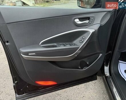 Черный Хендай Санта Фе, объемом двигателя 2.2 л и пробегом 129 тыс. км за 21877 $, фото 12 на Automoto.ua