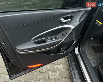 Черный Хендай Санта Фе, объемом двигателя 2 л и пробегом 180 тыс. км за 18200 $, фото 9 на Automoto.ua