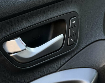 Черный Хендай Санта Фе, объемом двигателя 2 л и пробегом 121 тыс. км за 17500 $, фото 18 на Automoto.ua