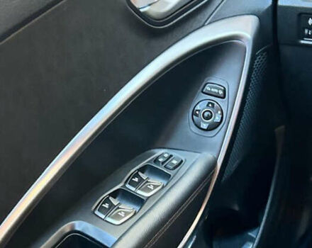 Чорний Хендай Санта Фе, об'ємом двигуна 2 л та пробігом 126 тис. км за 17500 $, фото 8 на Automoto.ua