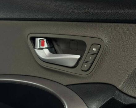 Черный Хендай Санта Фе, объемом двигателя 2.35 л и пробегом 135 тыс. км за 19800 $, фото 23 на Automoto.ua