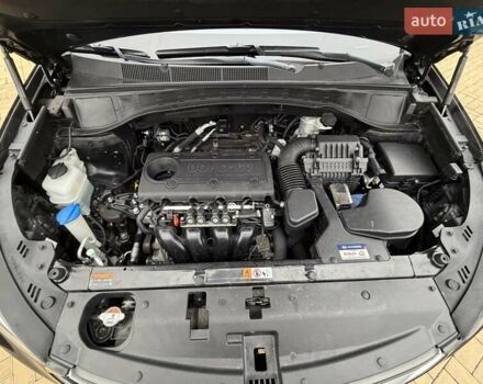 Черный Хендай Санта Фе, объемом двигателя 2.36 л и пробегом 141 тыс. км за 13699 $, фото 12 на Automoto.ua