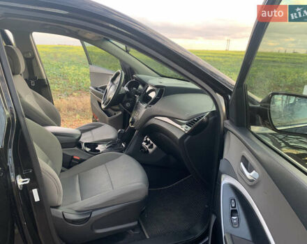 Черный Хендай Санта Фе, объемом двигателя 2.4 л и пробегом 296 тыс. км за 14750 $, фото 7 на Automoto.ua