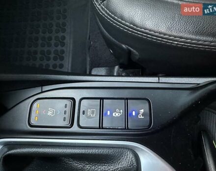 Чорний Хендай Санта Фе, об'ємом двигуна 2.2 л та пробігом 199 тис. км за 19397 $, фото 123 на Automoto.ua