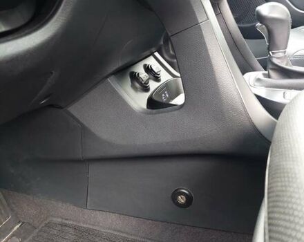 Черный Хендай Санта Фе, объемом двигателя 3.34 л и пробегом 120 тыс. км за 18300 $, фото 12 на Automoto.ua