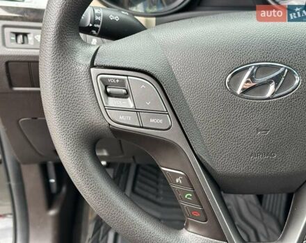 Черный Хендай Санта Фе, объемом двигателя 2.36 л и пробегом 130 тыс. км за 14690 $, фото 15 на Automoto.ua