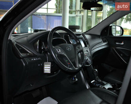 Черный Хендай Санта Фе, объемом двигателя 2.2 л и пробегом 130 тыс. км за 23500 $, фото 22 на Automoto.ua