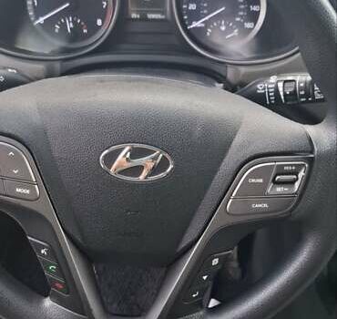 Черный Хендай Санта Фе, объемом двигателя 2.36 л и пробегом 202 тыс. км за 15950 $, фото 4 на Automoto.ua