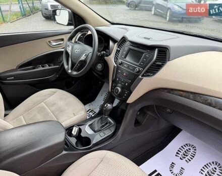 Черный Хендай Санта Фе, объемом двигателя 2.4 л и пробегом 245 тыс. км за 11200 $, фото 13 на Automoto.ua