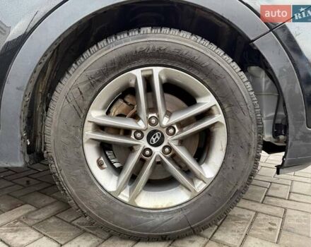 Черный Хендай Санта Фе, объемом двигателя 2.4 л и пробегом 245 тыс. км за 11200 $, фото 19 на Automoto.ua