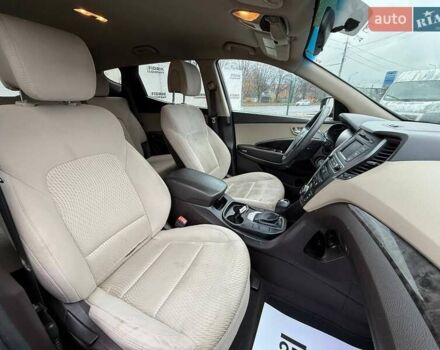 Черный Хендай Санта Фе, объемом двигателя 2.4 л и пробегом 245 тыс. км за 11200 $, фото 15 на Automoto.ua