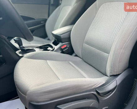 Черный Хендай Санта Фе, объемом двигателя 2.36 л и пробегом 130 тыс. км за 16300 $, фото 7 на Automoto.ua