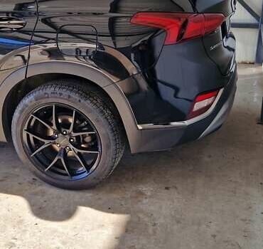 Черный Хендай Санта Фе, объемом двигателя 2.36 л и пробегом 152 тыс. км за 23700 $, фото 5 на Automoto.ua