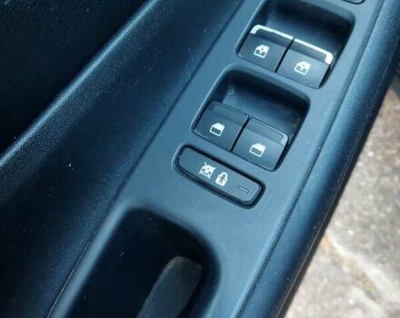 Чорний Хендай Санта Фе, об'ємом двигуна 2.4 л та пробігом 100 тис. км за 25000 $, фото 21 на Automoto.ua