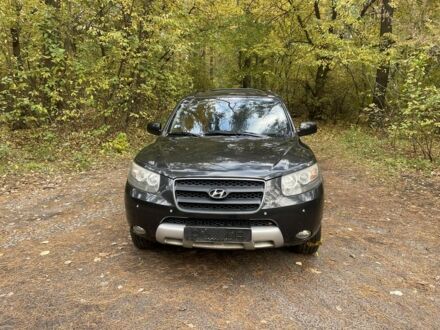 Черный Хендай Санта Фе, объемом двигателя 2.2 л и пробегом 200 тыс. км за 6000 $, фото 1 на Automoto.ua