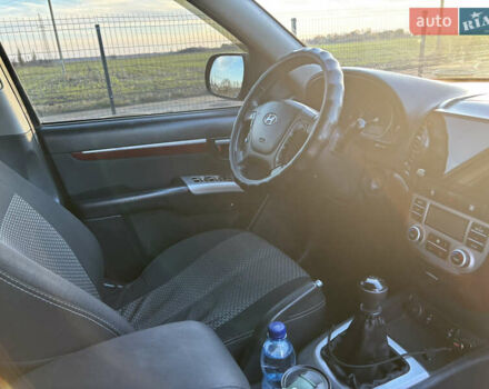 Фиолетовый Хендай Санта Фе, объемом двигателя 2.19 л и пробегом 400 тыс. км за 9000 $, фото 7 на Automoto.ua