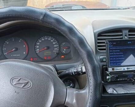 Коричневий Хендай Санта Фе, об'ємом двигуна 2 л та пробігом 375 тис. км за 6350 $, фото 5 на Automoto.ua