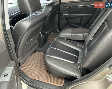 Коричневый Хендай Санта Фе, объемом двигателя 2.2 л и пробегом 181 тыс. км за 13800 $, фото 17 на Automoto.ua