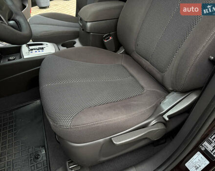 Коричневый Хендай Санта Фе, объемом двигателя 2.36 л и пробегом 195 тыс. км за 11900 $, фото 12 на Automoto.ua