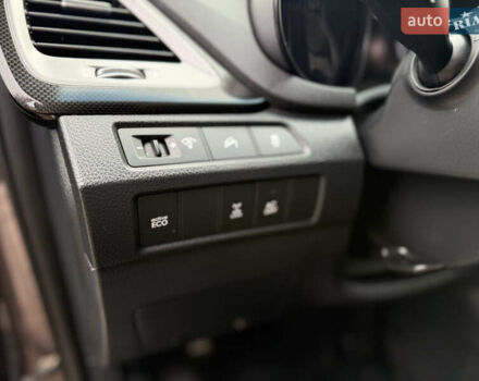 Коричневий Хендай Санта Фе, об'ємом двигуна 2.2 л та пробігом 217 тис. км за 16200 $, фото 14 на Automoto.ua