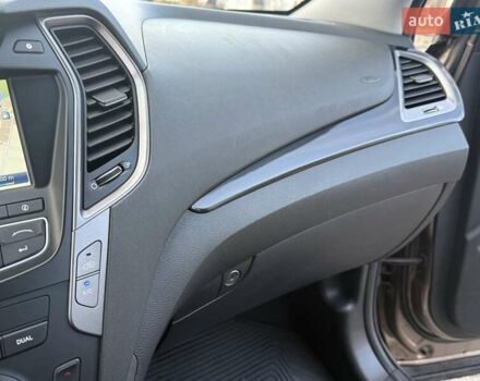 Коричневый Хендай Санта Фе, объемом двигателя 2.2 л и пробегом 130 тыс. км за 19950 $, фото 87 на Automoto.ua