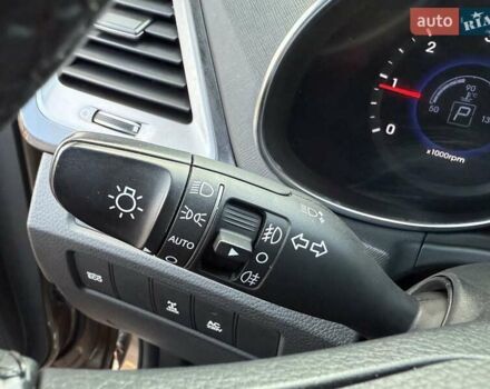 Коричневый Хендай Санта Фе, объемом двигателя 2.2 л и пробегом 130 тыс. км за 19950 $, фото 80 на Automoto.ua