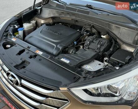 Коричневый Хендай Санта Фе, объемом двигателя 2.2 л и пробегом 130 тыс. км за 19950 $, фото 98 на Automoto.ua