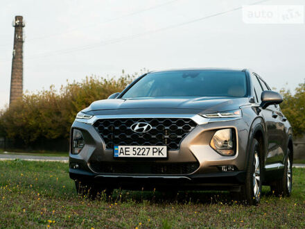 Хендай Санта Фе 2019 у Дніпро (Дніпропетровську) на Automoto.ua Коричневий Хендай Санта Фе, об'ємом двигуна 2.4 л та пробігом 9 тис. км за 23000 $, фото 1 на Automoto.ua